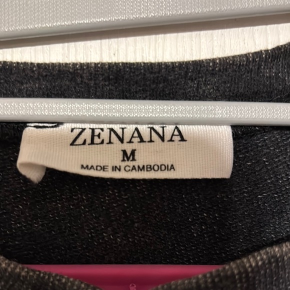 Zenana Black Crop Top - Picture 2 of 3